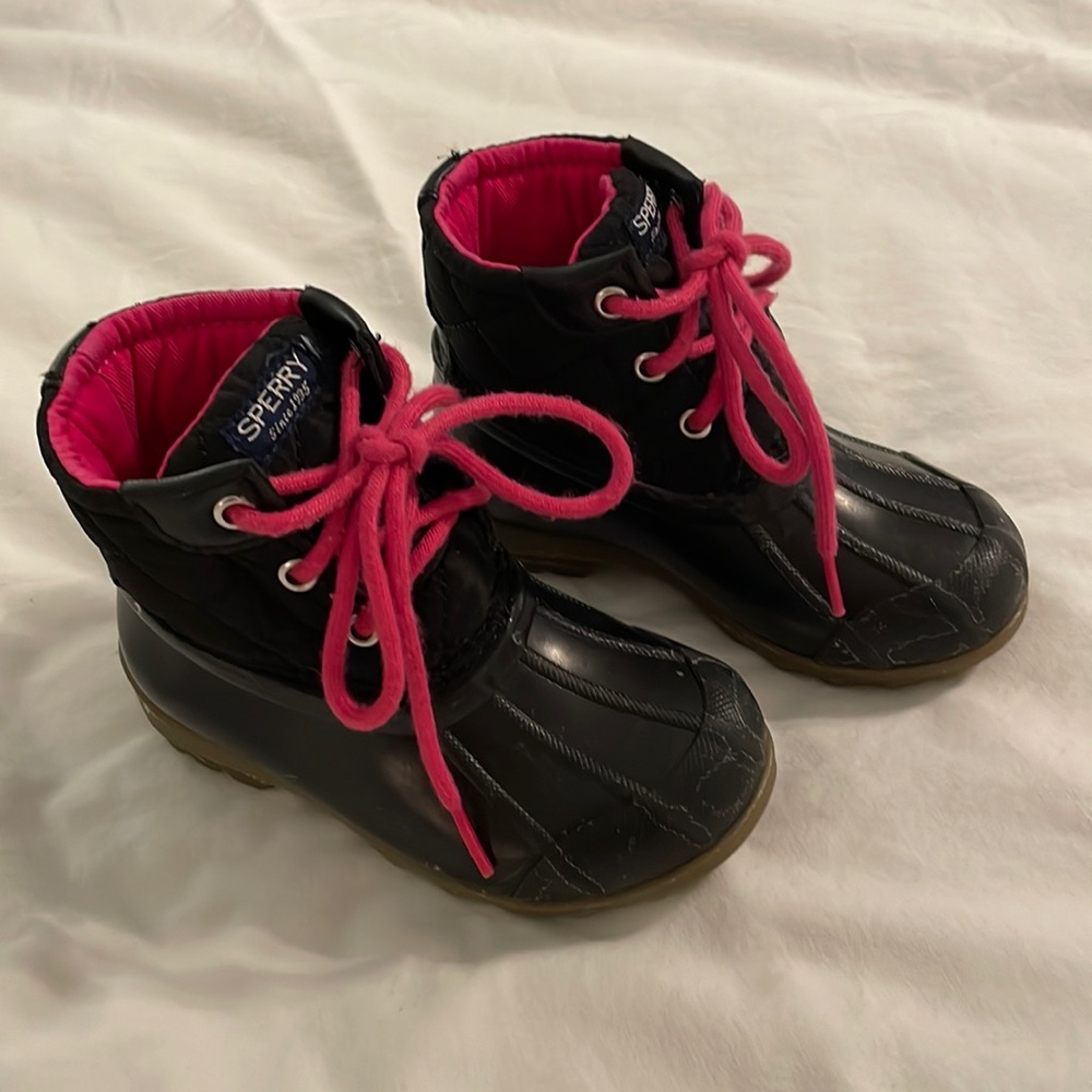 Little girls Sperrys boots, so very cute!